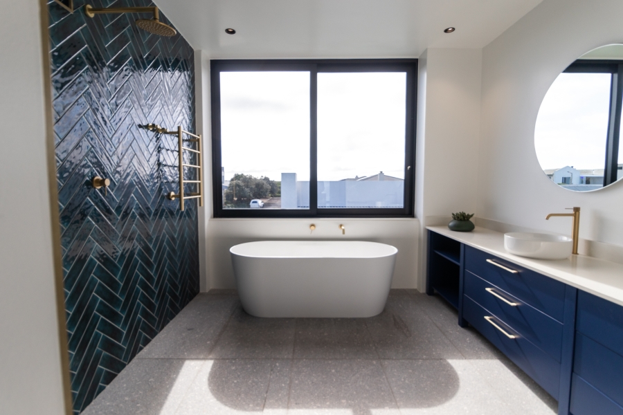 6 Bedroom Property for Sale in Yzerfontein Western Cape